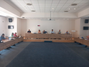 Χ. Καλός για πάρκινγκ: «Δεν μπορεί να γίνει τεχνικό έργο, τρέχουν νερά στη σούδα του οικοπέδου»