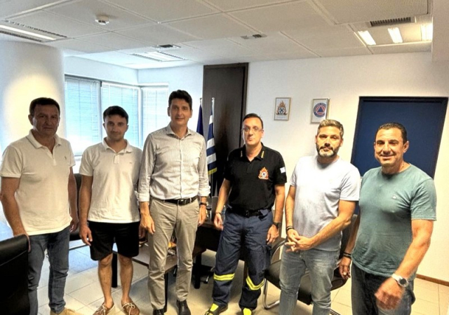 Στην Πυροσβεστική Υπηρεσία τα μέλη της &quot;Σύγχρονης Λευκάδας&quot;