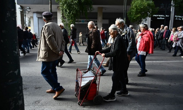 Αναδρομικά έως 15.000 ευρώ από εκκρεμείς επανυπολογισμούς συντάξεων - Οι 5 κατηγορίες