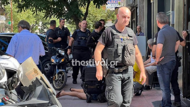 Τρόμος στη Θεσσαλονίκη: Λογιστής βγήκε στο δρόμο με ψεύτικο όπλο σε κατάσταση αμόκ
