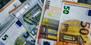 ΟΑΕΔ - ΔΥΠΑ: Παράταση για το επίδομα 1.000 ευρώ σε εργαζόμενους και ανέργους