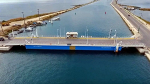 Ρόδη Κράτσα: «Αδιέξοδα και κίνδυνοι για την λειτουργία της πλωτής γέφυρας της Λευκάδας»