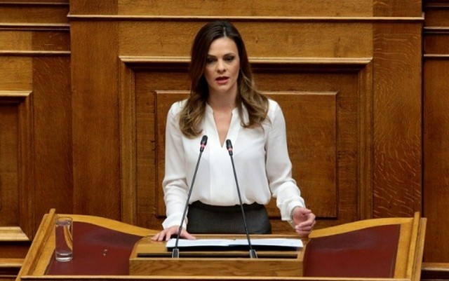 «Δεν μπορεί το μόνο σχέδιο να είναι η εκκένωση» λέει η Αχτσιόγλου