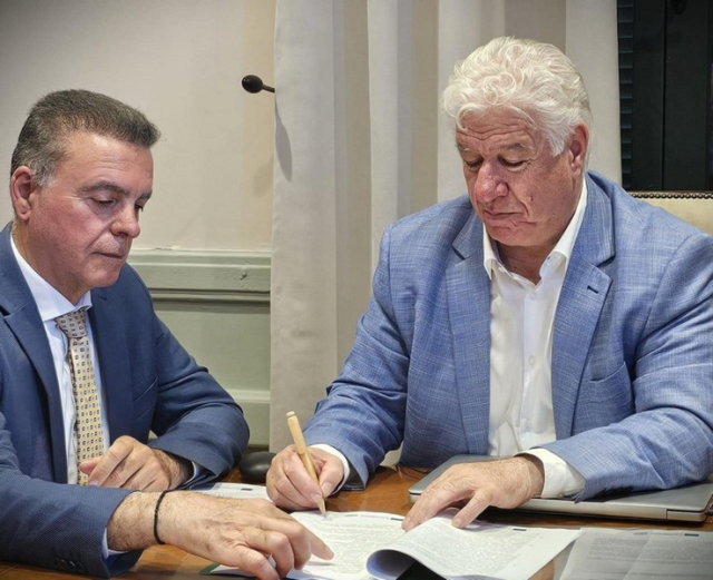 Στην υπογραφή Επιχειρησιακής Συμφωνίας για το «Ιόνια Νησιά 2021-2027» παραβρέθηκε ο Σ. Σκιαδαρέσης