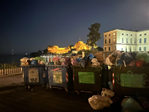 Κέρκυρα: «Πνίγεται» στα σκουπίδια ένας από τους κορυφαίους τουριστικούς προορισμούς της χώρας