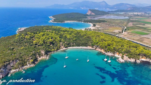 Σκάλα: Η τυρκουάζ παραλία στην Ήπειρο (video)