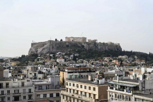 Ακρόπολη: Κινέζος έδεσε χειροπόδαρα τη σύντροφο του και την πέταξε από το μπαλκόνι