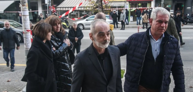 «Μη με χτυπάτε άλλο, ήμαρτον!» – «Λύγισε» ο πατέρας του Άλκη Καμπανού