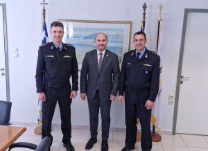 Εθιμοτυπική επίσκεψη του νέου Διοικητή Πυροσβεστικής Λευκάδας, στον Αντώνη Δουβίτσα