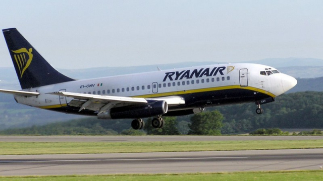 Η Ryanair «αποεπενδύει» από το Ελ. Βενιζέλος: - Τι απαντά το υπουργείο
