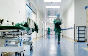 ΕΟΔΥ: 12 διασωληνώσεις, 26 θάνατοι από κορονοϊό την τελευταία εβδομάδα