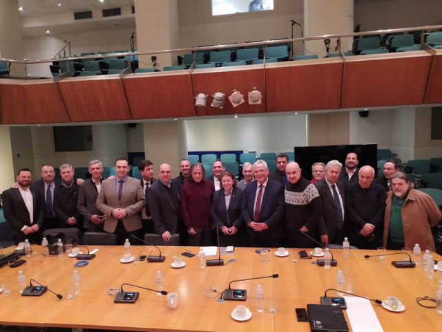 Υπογραφή συμφώνου συνεργασίας για τα πνευματικά δικαιώματα, παρουσία Μενδώνη!