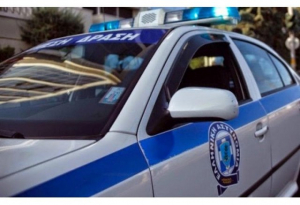 Καταδίωξη στο Καματερό: Χειροπέδες σε δύο άτομα που είχαν διαρρήξει αυτοκίνητο