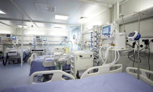 Σοβαρό τροχαίο στα Χανιά: Διασωληνωμένος 19χρονος μετά από πτώση με μηχανάκι