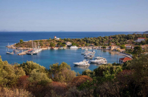 Καστός: To μυστικό νησί - ησυχαστήριο του Ιονίου