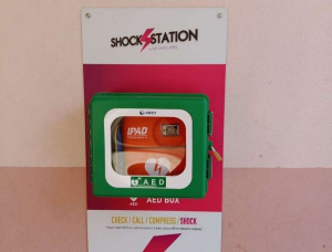 Αυτόματος εξωτερικός απινιδωτής (shockstation) τοποθετήθηκε στο 4ο Δημοτικό Σχολείο Λευκάδας