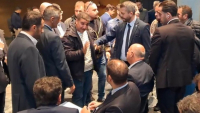 Αγρότες περικύκλωσαν τον Κώστα Τσιάρα στη Λιβαδειά