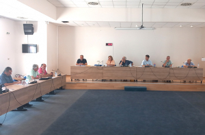 Καυγάς στο Δ.Σ Λευκάδας για το ζήτημα της Απόλπαινας: «Βγάλτε με έξω αν μπορείτε» - «Μπορώ» (βίντεο)