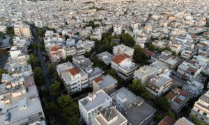 Νέο πρόγραμμα δίνει στέγη και εργασία για δυο χρόνια, ποιους αφορά
