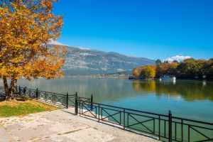 Παμβώτιδα… Και πλωτά ταξί στα νερά της λίμνης!