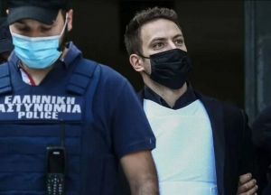 Έδωσε Πανελλήνιες ο Μπάμπης Αναγνωστόπουλος – Έγραψε για τη βία κατά των γυναικών