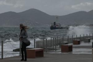 Αλλάζει ο καιρός: Πτώση της θερμοκρασίας και δυνατοί άνεμοι -Πού θα σημειωθούν καταιγίδες