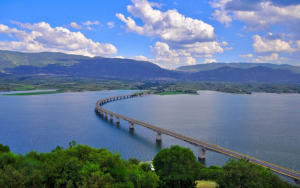 Απαγόρευση κυκλοφορίας για όλα τα οχήματα στη γέφυρα Σερβίων