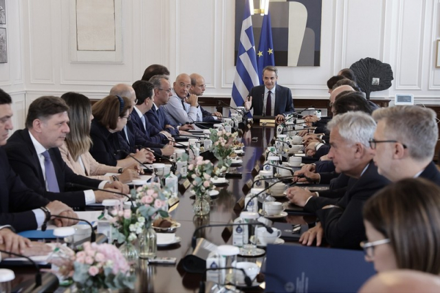 Πληροφορίες για ανασχηματισμό στην κυβέρνηση μέχρι αύριο