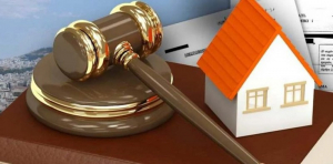 Χάνει το σπίτι της άνεργη μητέρα δύο παιδιών: Την πετάνε στο δρόμο για χρέος 54.000 ευρώ!