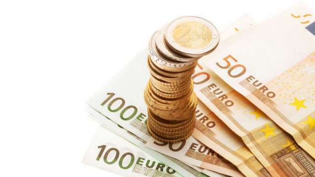 Ποια επιδόματα χάνουν οι Επαγγελματίες - Πόσο μειώνονται