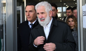 Καταγγέλλουσα στη δίκη Φιλιππίδη: «Ακούμπησε το μόριό του στο γυμνό κομμάτι του σώματός μου»
