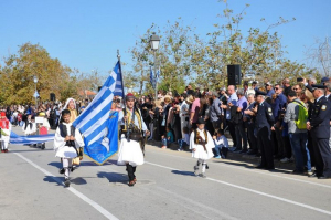 Παραδοσιακές στολές δωρίζει στον Δήμο Πρέβεζας η οικογένεια της Νούλας Κοντονάσιου