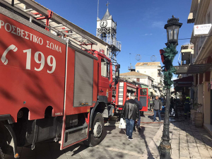 Φωτιά από καμινάδα στο κέντρο της Λευκάδας