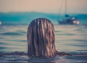 Νεκρή έβγαλαν από τη θάλασσα 34χρονη τουρίστρια στο Ρέθυμνο