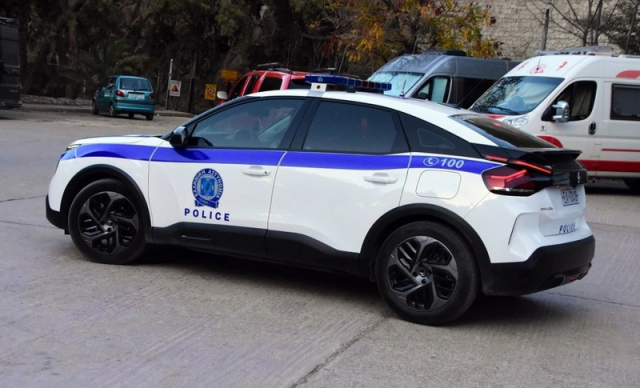 Τον μαχαίρωσε και τον κλείδωσε μέσα στο σπίτι!!!