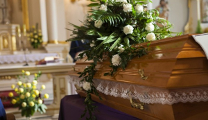 Πανδαιμόνιο στην Ζάκυνθο: Οικογένεια ανακάλυψε στην Εκκλησία ότι κηδεύει άγνωστη γυναίκα