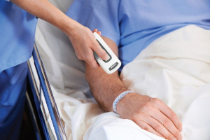 Έτσι θα ταυτοποιούνται οι ασθενείς στα νοσοκομεία - Υποχρεωτικό το βραχιολάκι νοσηλείας