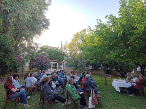 Λευκάδα: Άλλη μια βιβλιοπαρουσίαση έλαβε χώρα στον κήπο της Βιβλιοθήκης