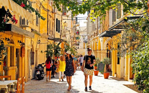 Κέρκυρα: 8+2 λόγοι για να επισκεφθείτε την «κόμισσα του Ιονίου»