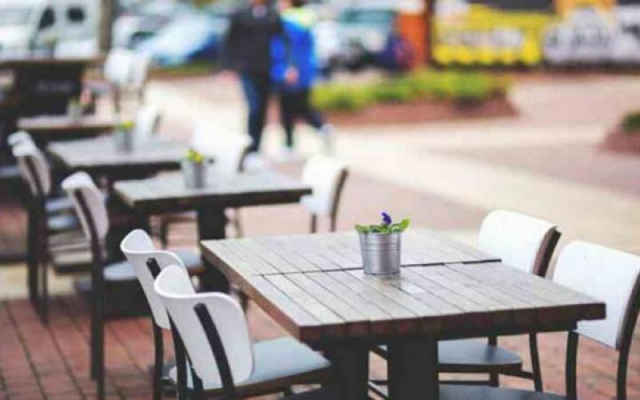 Δήμος: Παραχώρηση κοινόχρηστου χώρου σε καταστήματα υγειονομικού ενδιαφέροντος