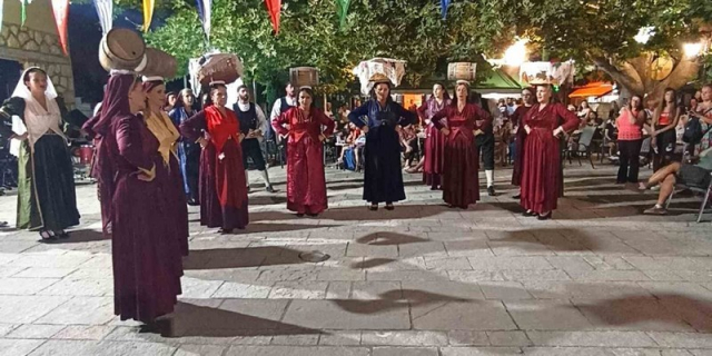 Με επιτυχία πραγματοποιήθηκε η Γιορτή Λαδόπιτας στην Πλατεία Λαζαράτων