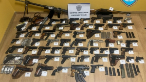 Αλεξανδρούπολη: Το Λιμενικό συνέλαβε Τούρκο με 61 όπλα και σχεδόν 3.000 φυσίγγια (βίντεο)
