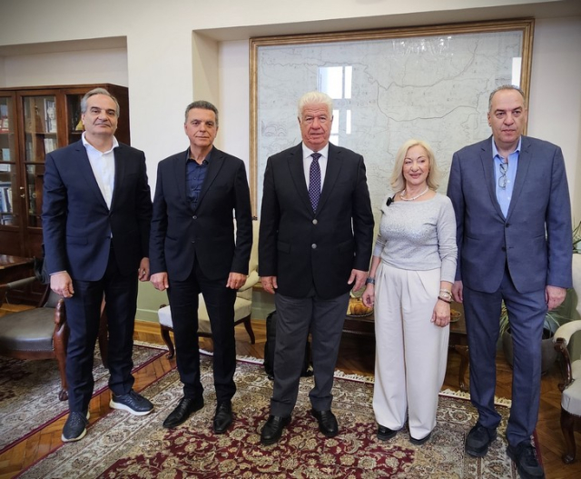 Με Σ. Σκιαδαρέση και υπόλοιπους προέδρους Επιμελητηρίων, συναντήθηκε ο Γ. Τρεπεκλής