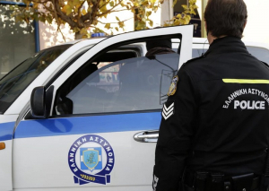 Βύρωνας: Την έφαγαν τα σκυλιά μέσα στο σπίτι - Δικογραφία σε βάρος του γιου της