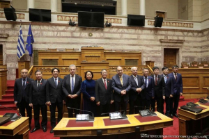 Στο Ελληνικό Κοινοβούλιο πολυμελής αντιπροσωπεία του Βιετνάμ