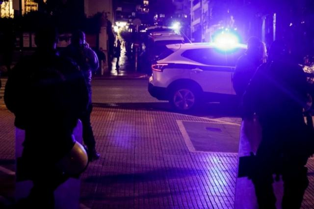 Πρέβεζα: Επίθεση με μαχαίρι μπροστά σε εκατοντάδες κόσμου